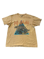 Load image into Gallery viewer, Vintage Def Leppard t-shirt L
