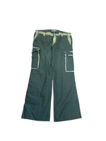 Load image into Gallery viewer, Vintage Y2K cargos M/L
